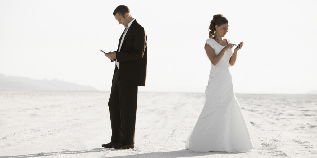 o-BRIDE-GROOM-TEXTING-facebook